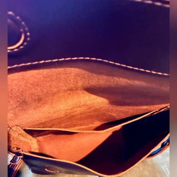 Portland Leather Classic METRO CROSSBODY & Sidekick Makeup Pouch in Coldbrew - Picture 4 of 9